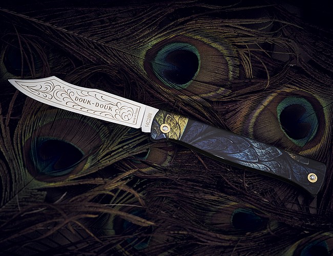 the-douk-douk-knife - genuine-douk-douk-knife-79in-handle-peacock-feather-design - Cognet cutlery